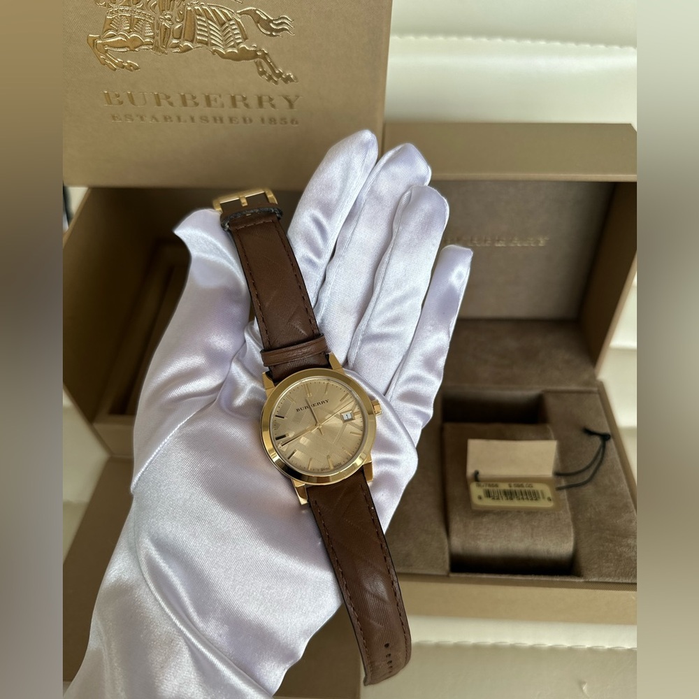 Authentic Burberry Ladies City Gold Dial with Brown Leather Strap Watch BU9153